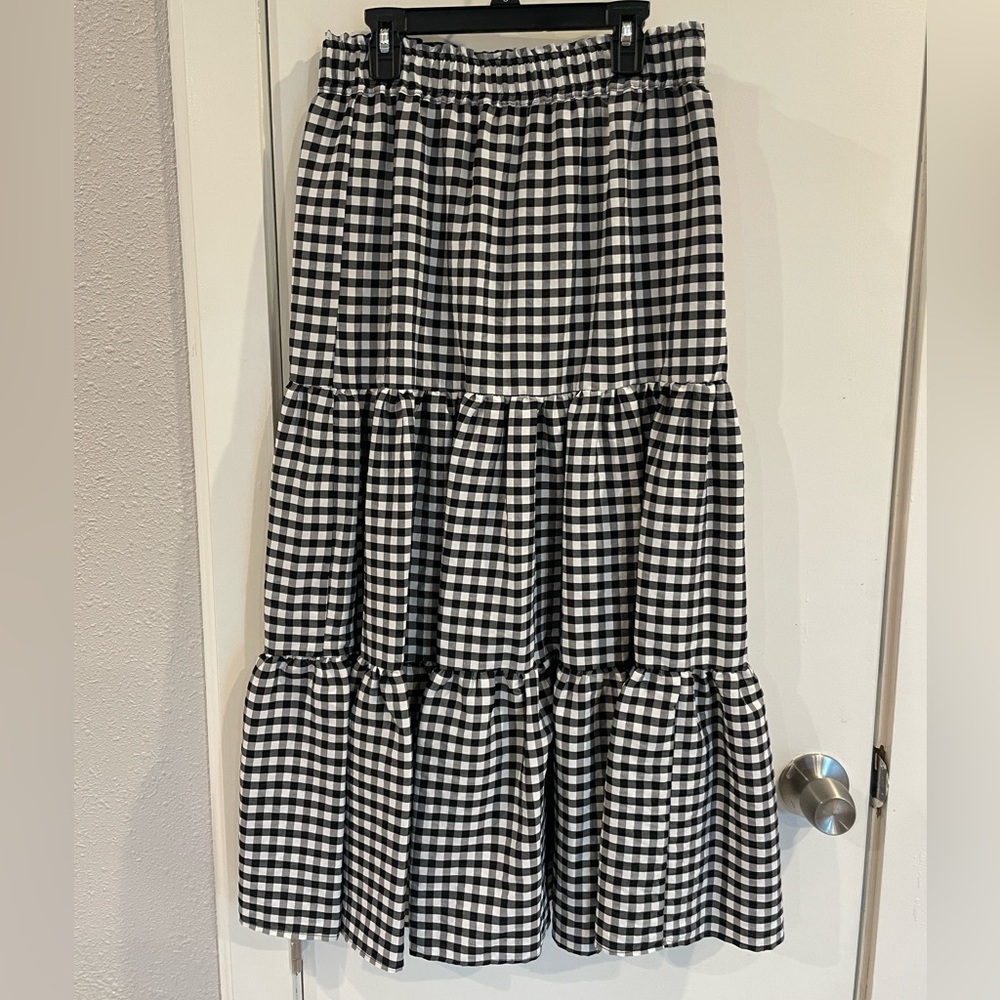 Topshop maxi black and white skirt 😍